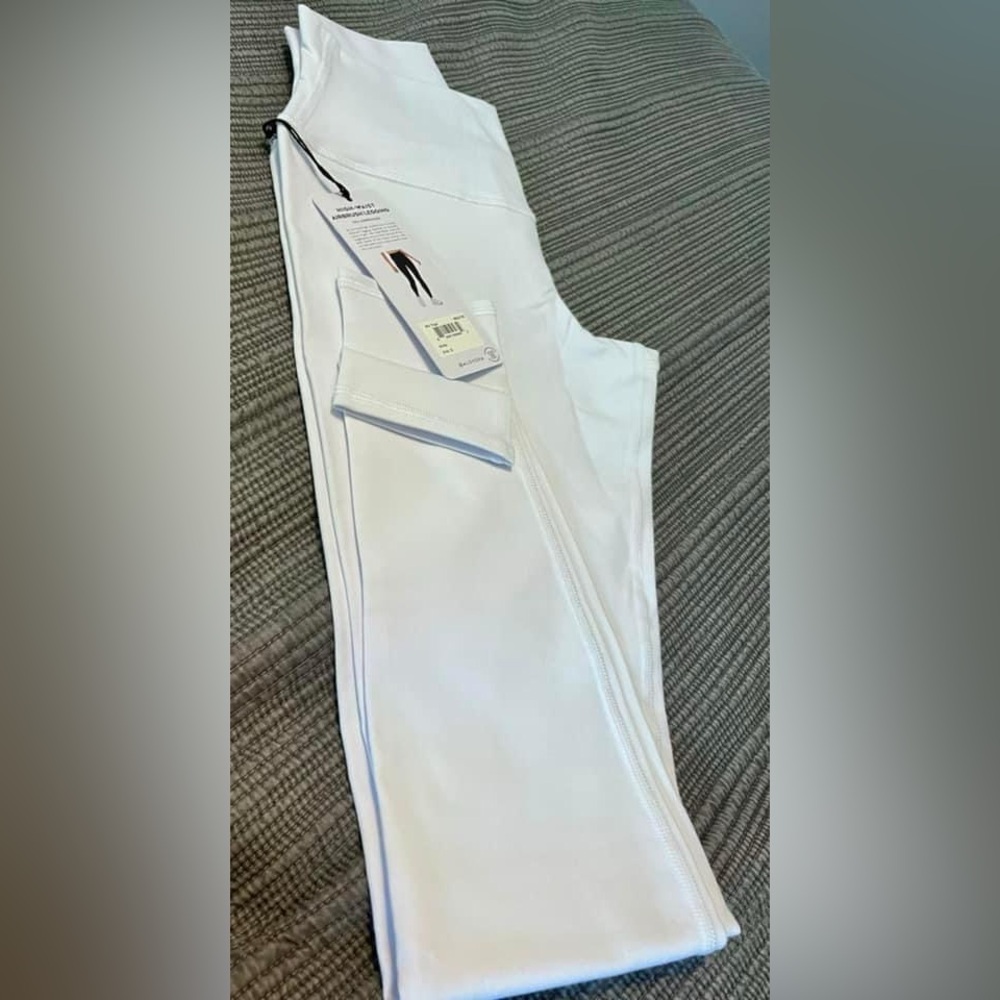 NWT WHITE ALO AIRBRUSH HIGH WAIST LEGGINGS SIZE SMALL